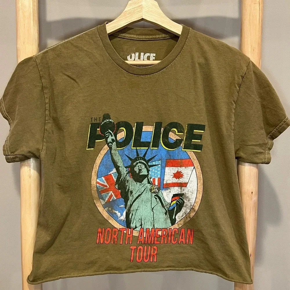 🏁The Police North American Tour 2013 T-shirt cropped
S/M - Picture 1 of 9